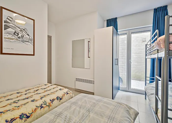 In Near The Marina 아파트 블랑켄베르크