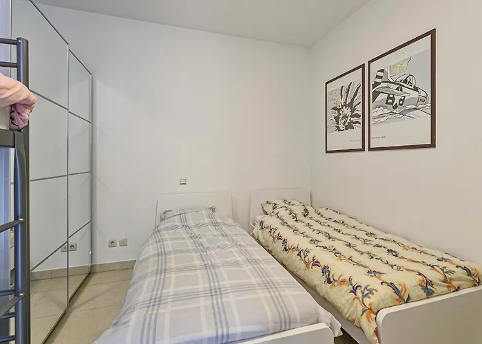 In Near The Marina 아파트